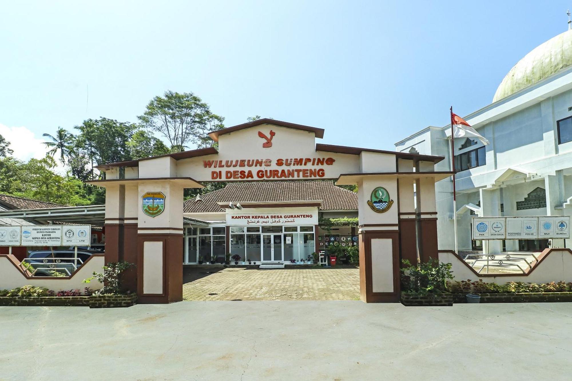 Oyo Homes 90956 Desa Wisata Guranteng Pendjalu Ngoại thất bức ảnh