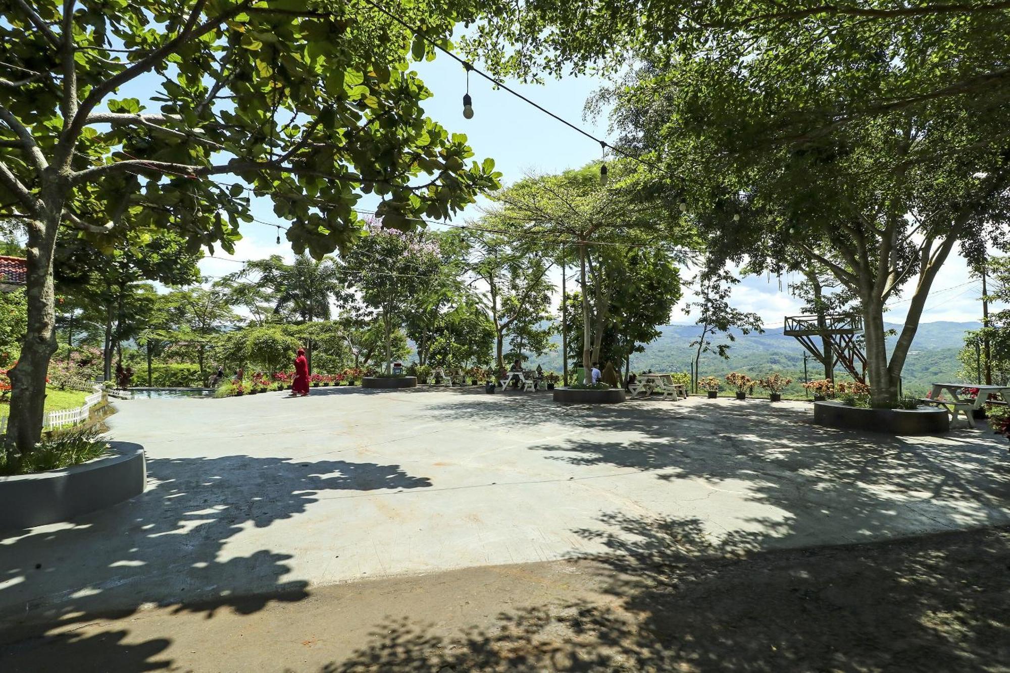 Oyo Homes 90956 Desa Wisata Guranteng Pendjalu Ngoại thất bức ảnh