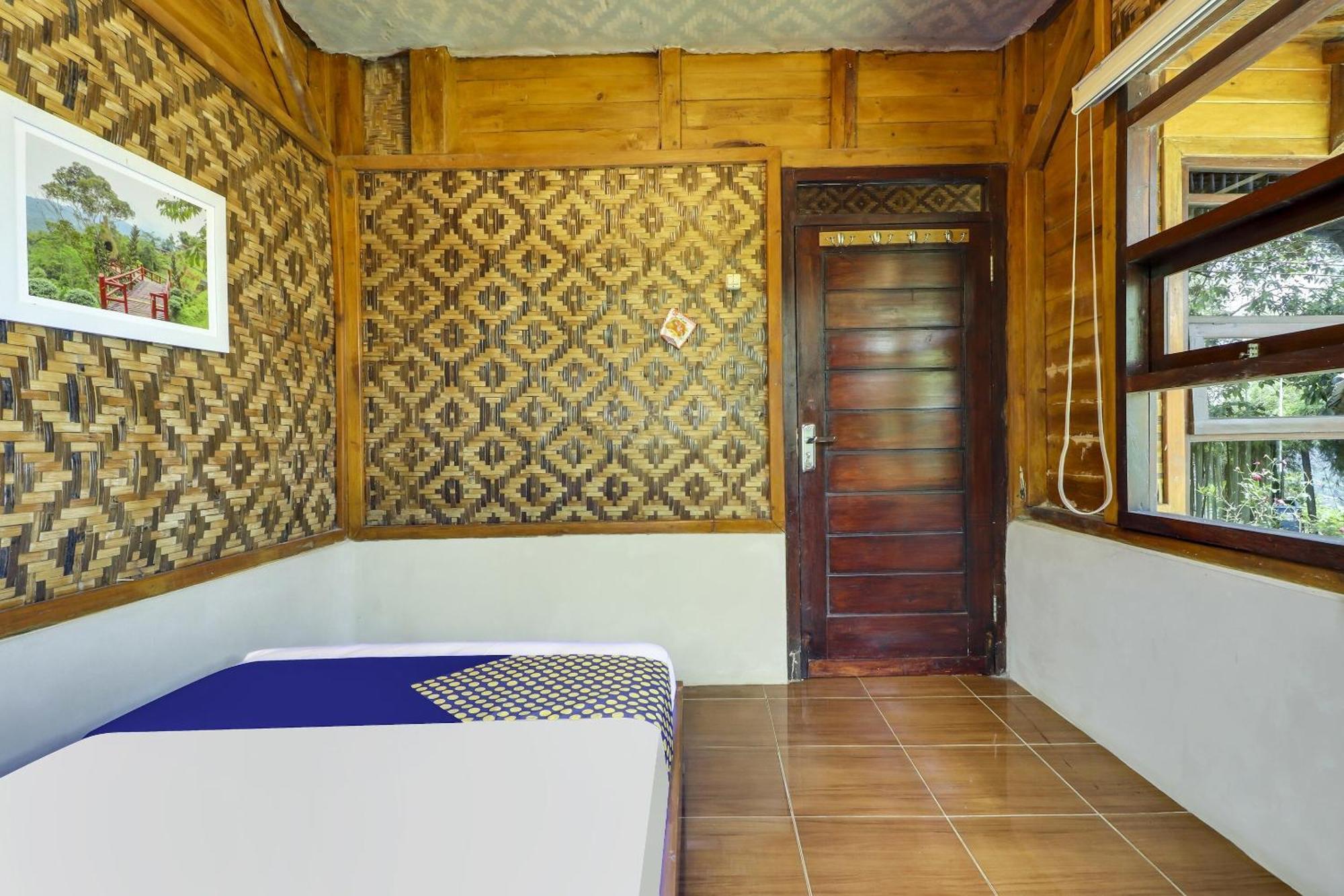 Oyo Homes 90956 Desa Wisata Guranteng Pendjalu Ngoại thất bức ảnh