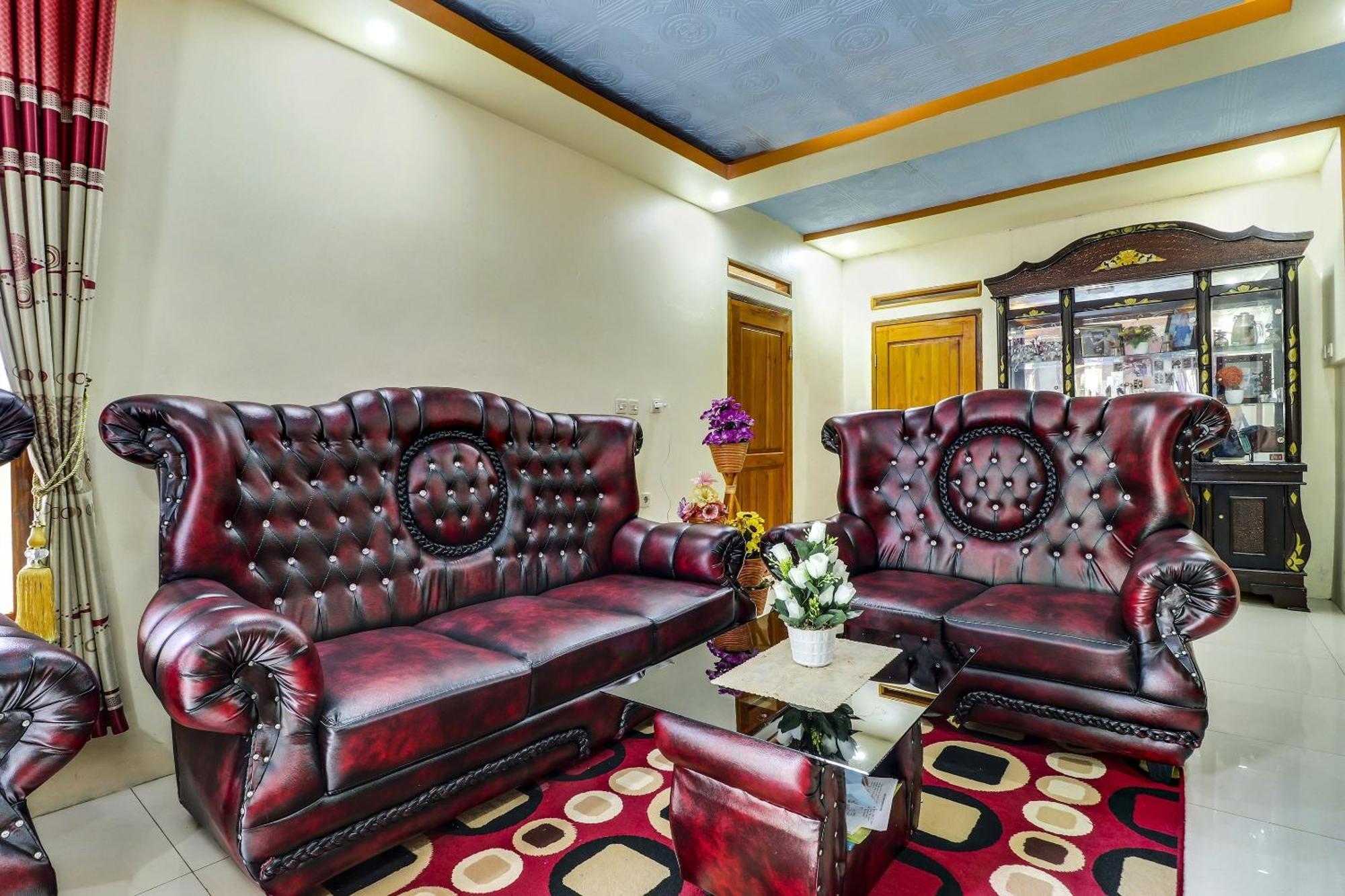 Oyo Homes 90956 Desa Wisata Guranteng Pendjalu Ngoại thất bức ảnh