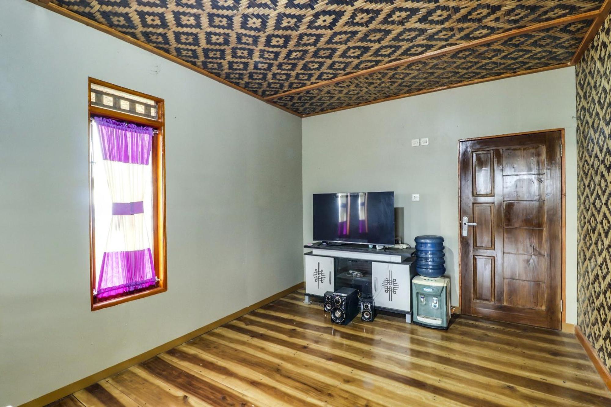 Oyo Homes 90956 Desa Wisata Guranteng Pendjalu Ngoại thất bức ảnh